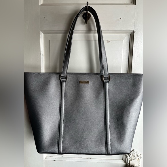 Kate Spade- Newbury
Lane Dally Extra Large Leather Tote (Pewter) - Picture 2 of 14